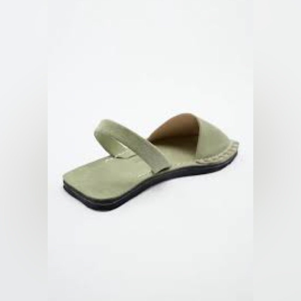 Zara RIA collaboration artisan leather sandals, neutral sage green - Picture 4 of 10